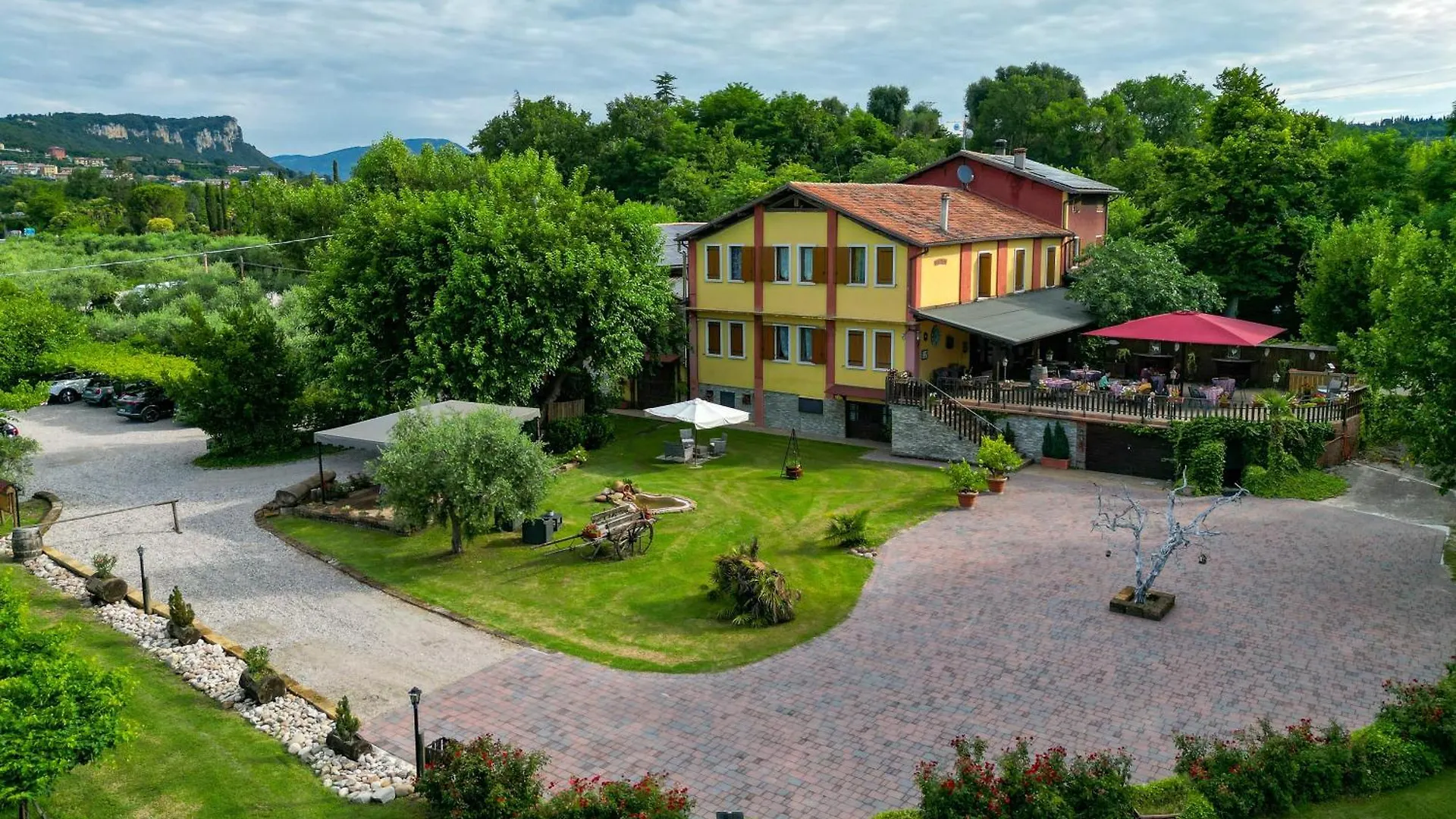 New Agriturismo Ca Persiane Cavaion Veronese Italy