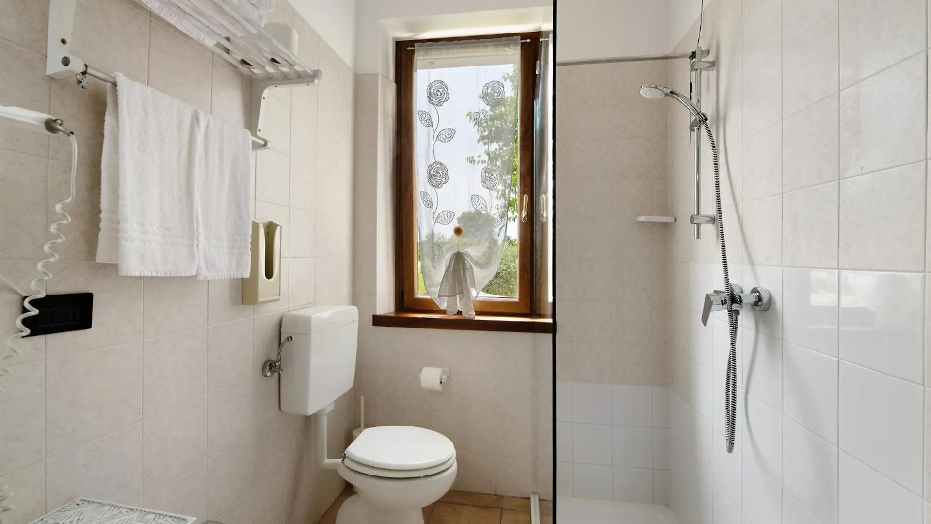 New Agriturismo Ca Persiane Cavaion Veronese 0*,  Italien